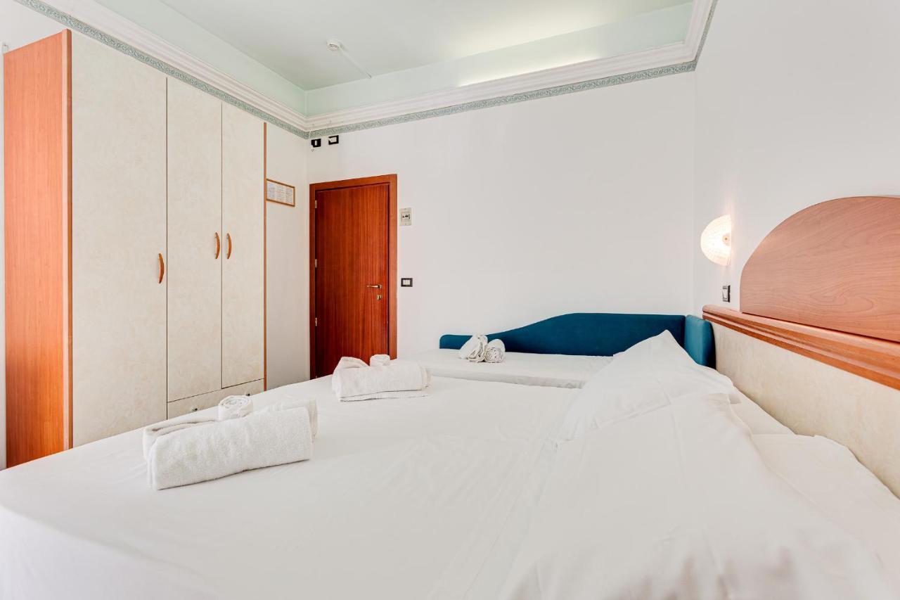 Hotel Augustus Gatteo a Mare Buitenkant foto