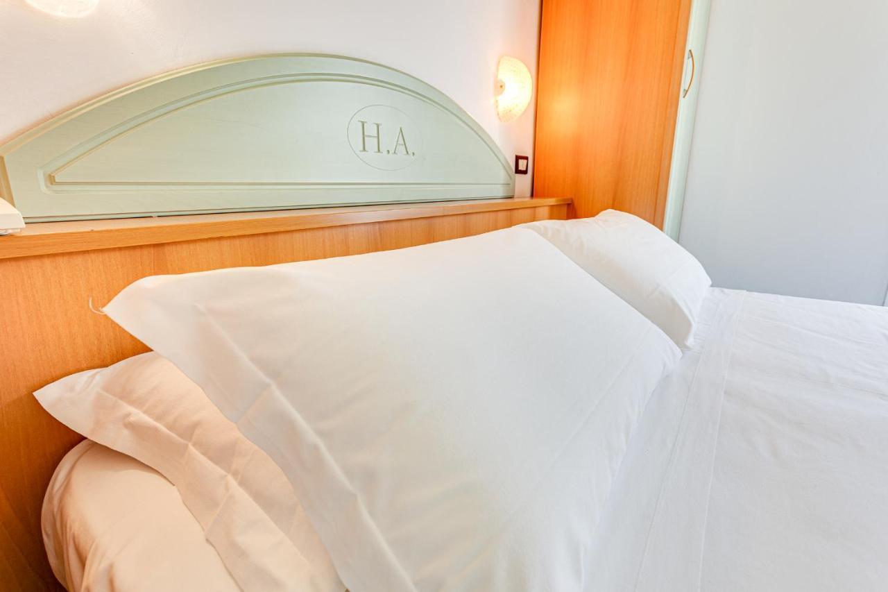 Hotel Augustus Gatteo a Mare Buitenkant foto