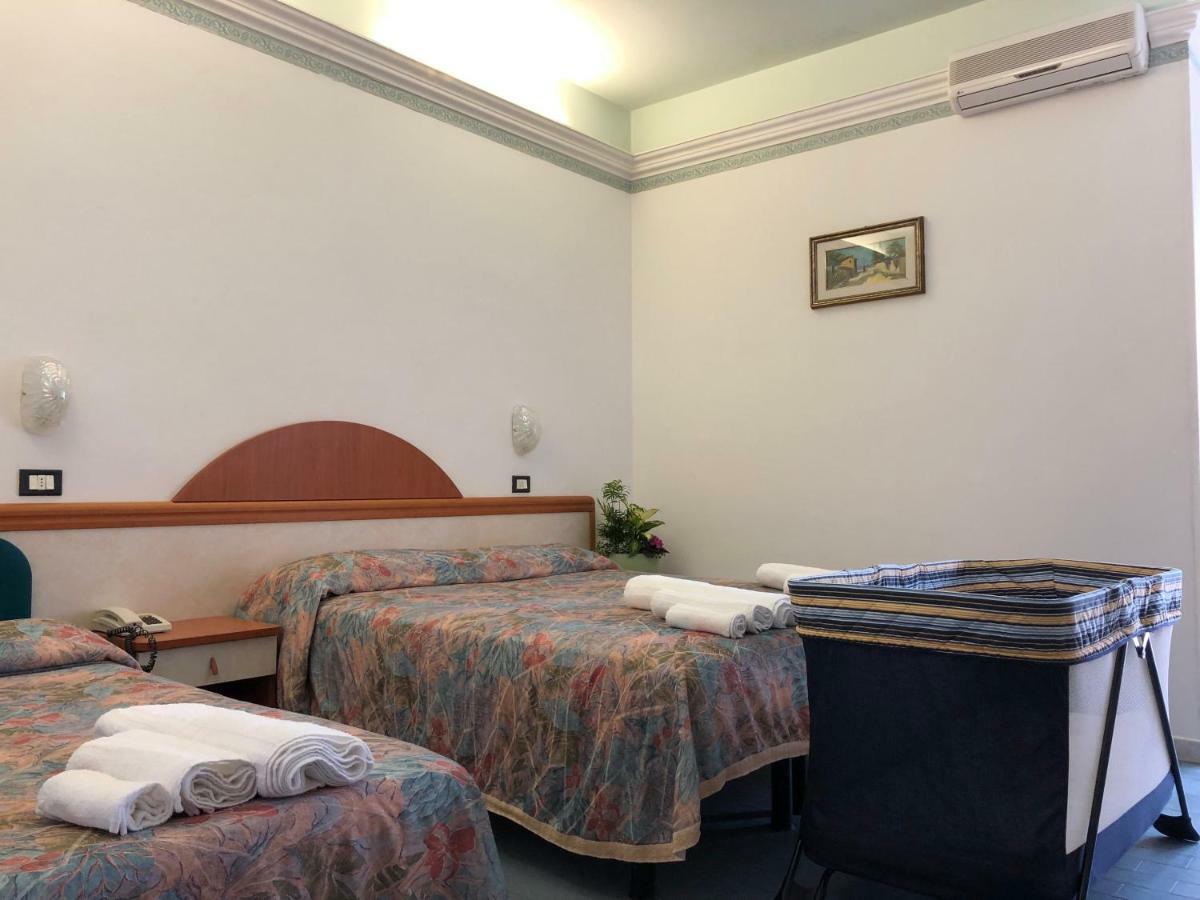 Hotel Augustus Gatteo a Mare Buitenkant foto