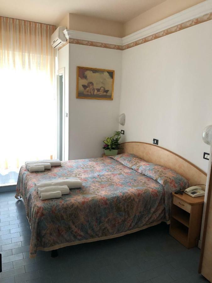 Hotel Augustus Gatteo a Mare Buitenkant foto